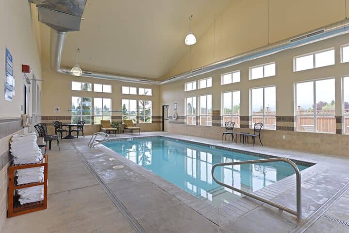 Pool 19 of 28