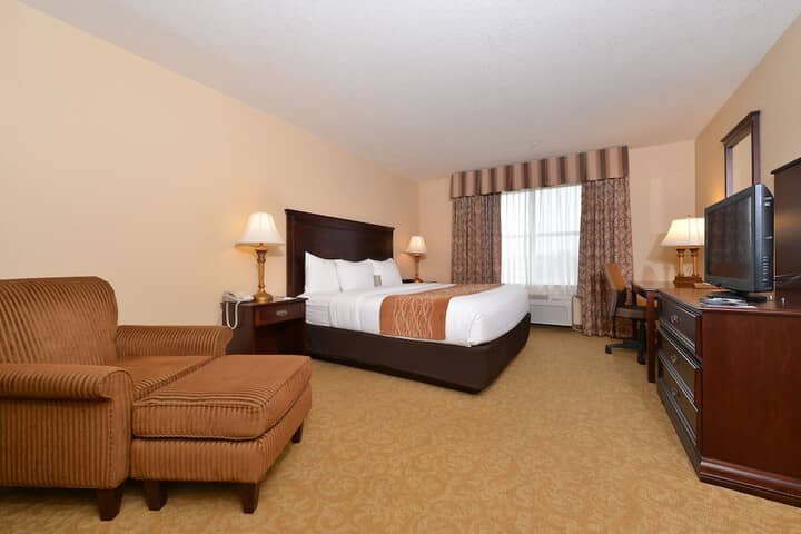 Room 11 of 28
