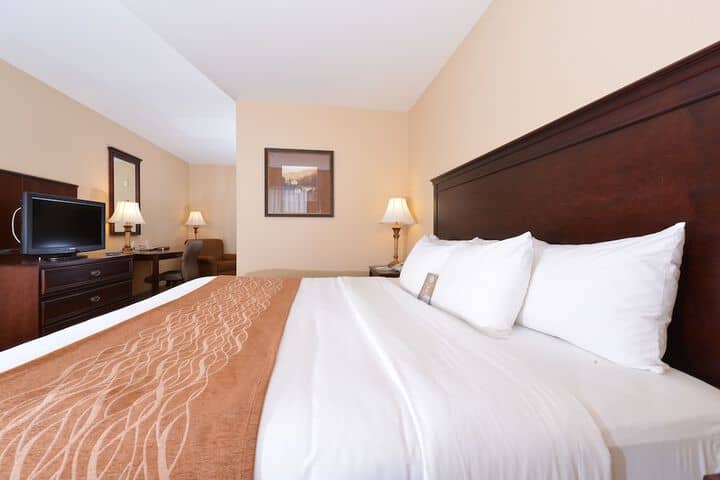 Room 4 of 28